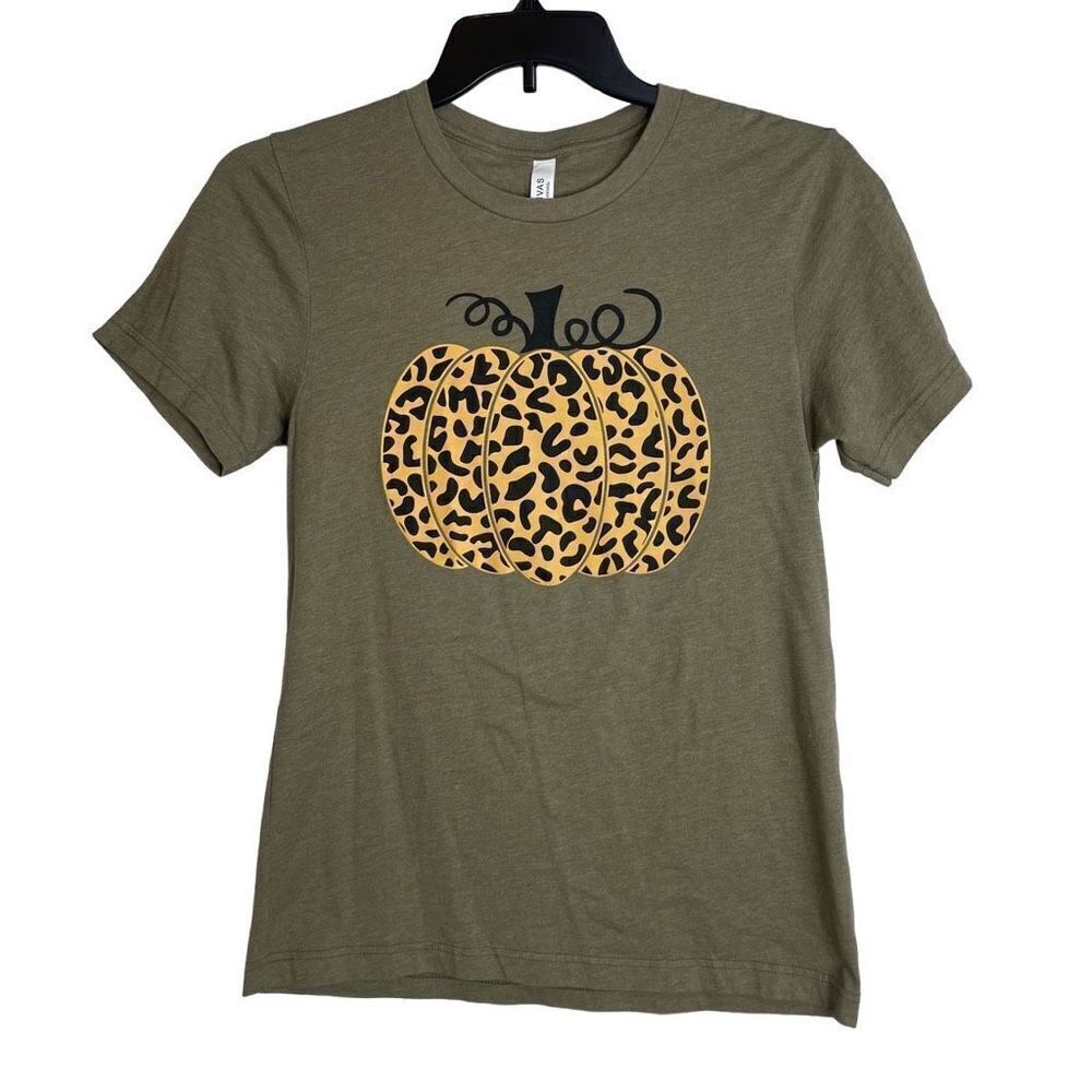 Bella + Canvas Women's Leopard Print Pumpkin Fall Short Sleeve T-Shirt Size M
